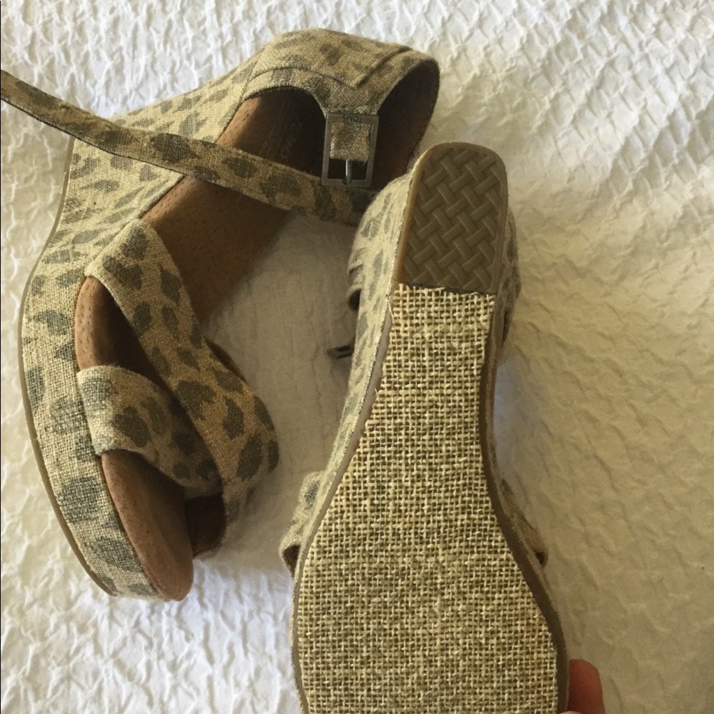 Toms shoes